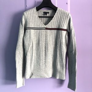 2/$30‼️Tommy Hilfiger V neck grey Sweater